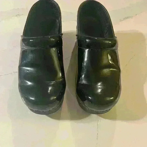 Dansko clogs patent leather size 38 - Picture 1 of 10